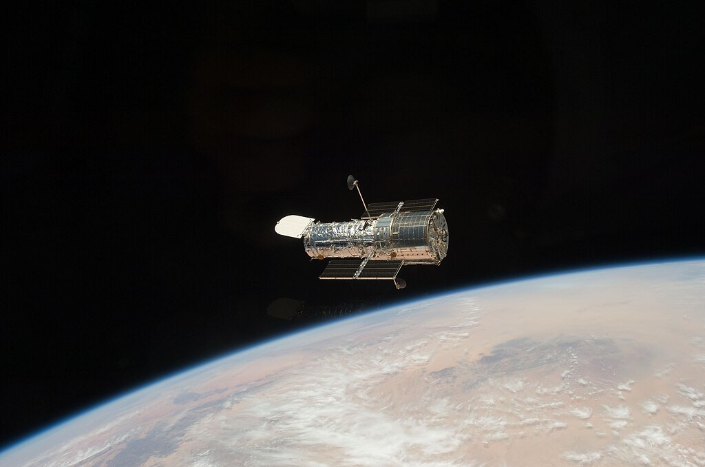 Hubble Space Telescope, Earth, NASA