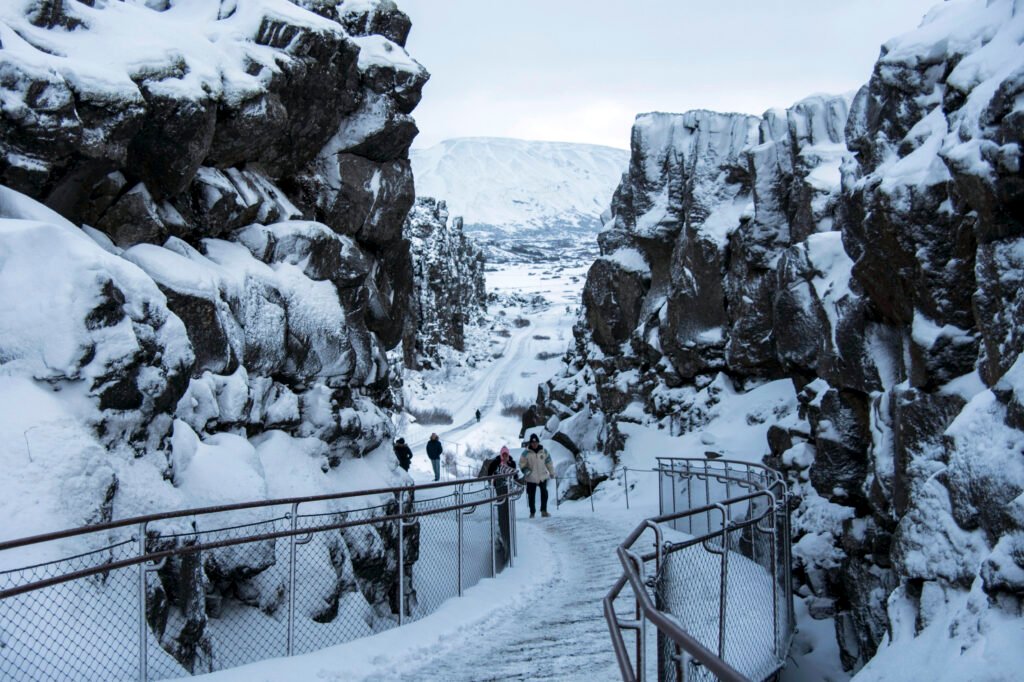 Rift valley that marks the crest of the Mid-Atlantic Ridge.