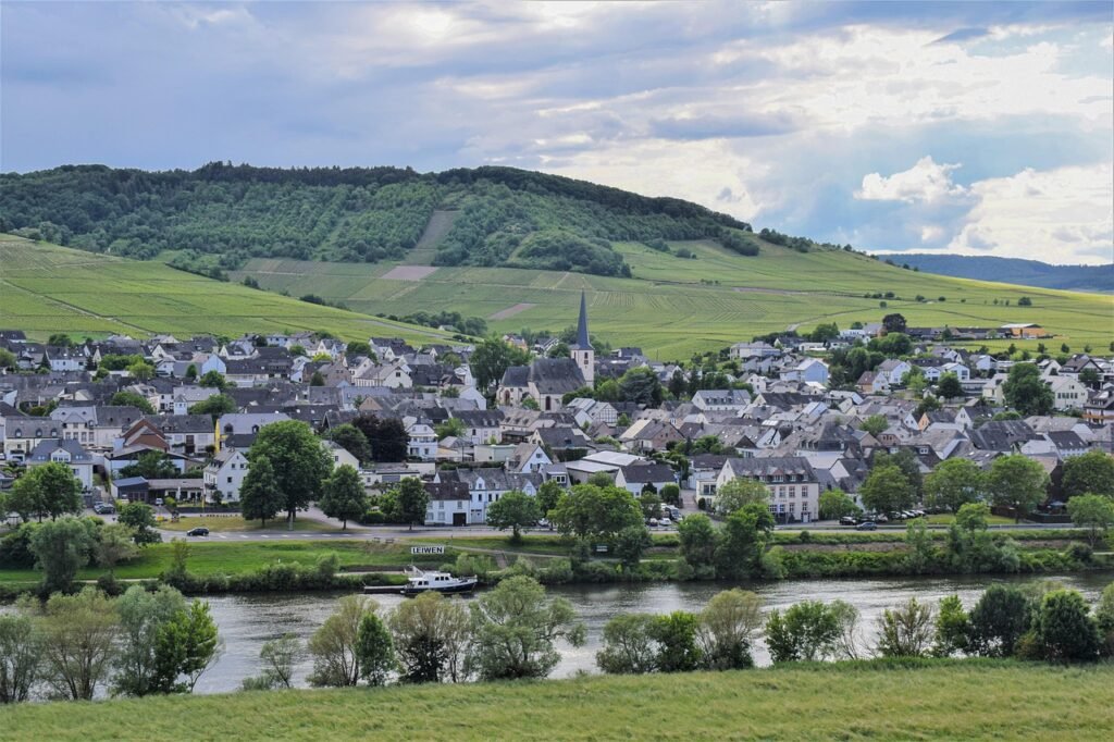 Village musel river.