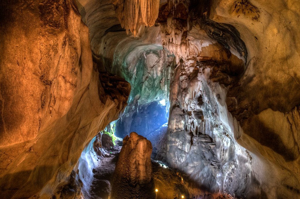 Tempurung Cave.