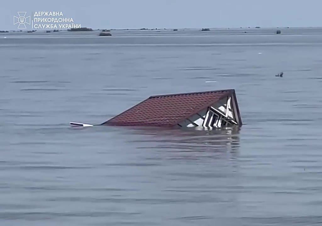 Contamination of Water Resources (image credits: wikimedia)