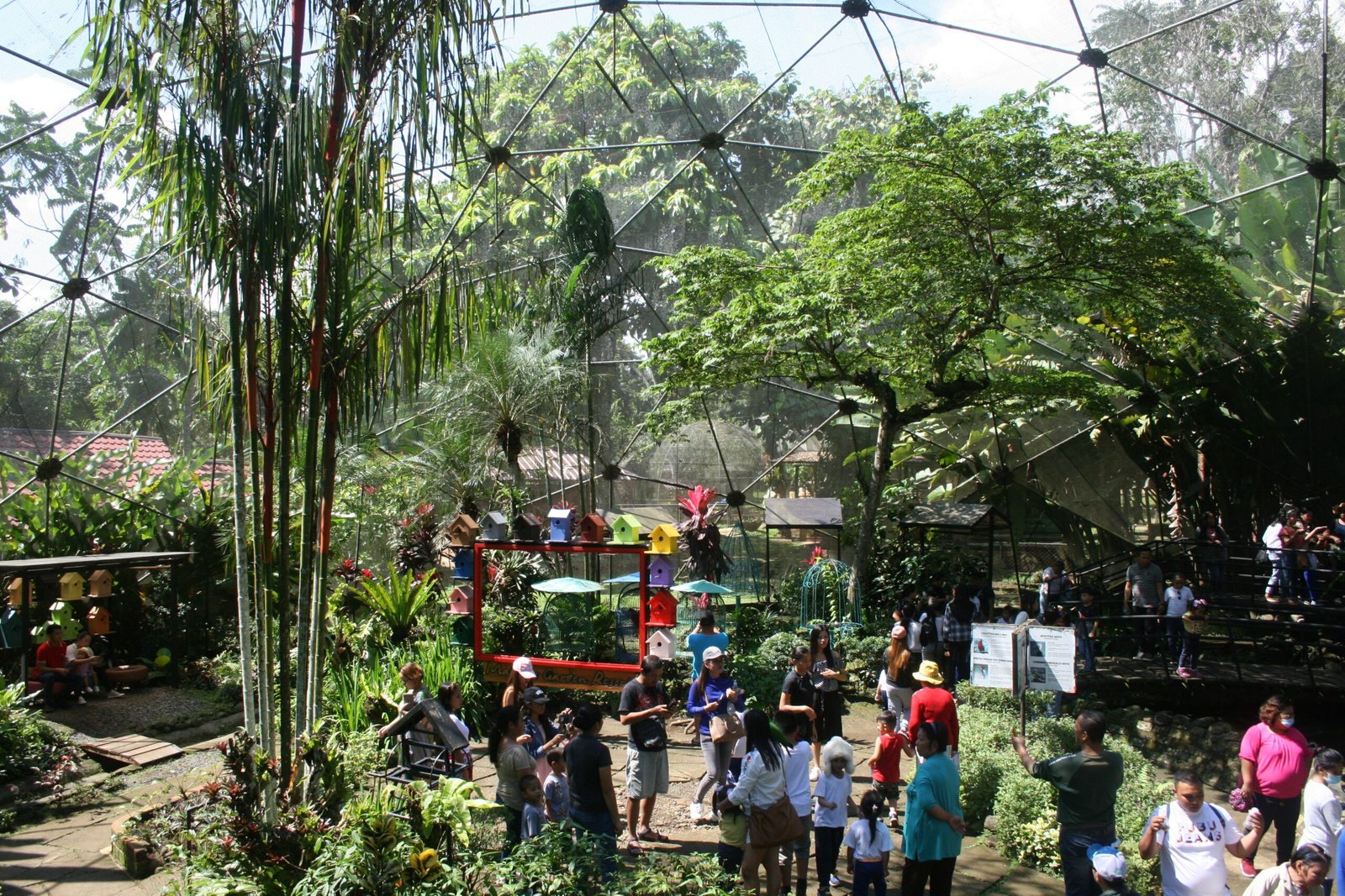 Sustainable Livelihoods and Biodiversity Conservation (image credits: wikimedia)