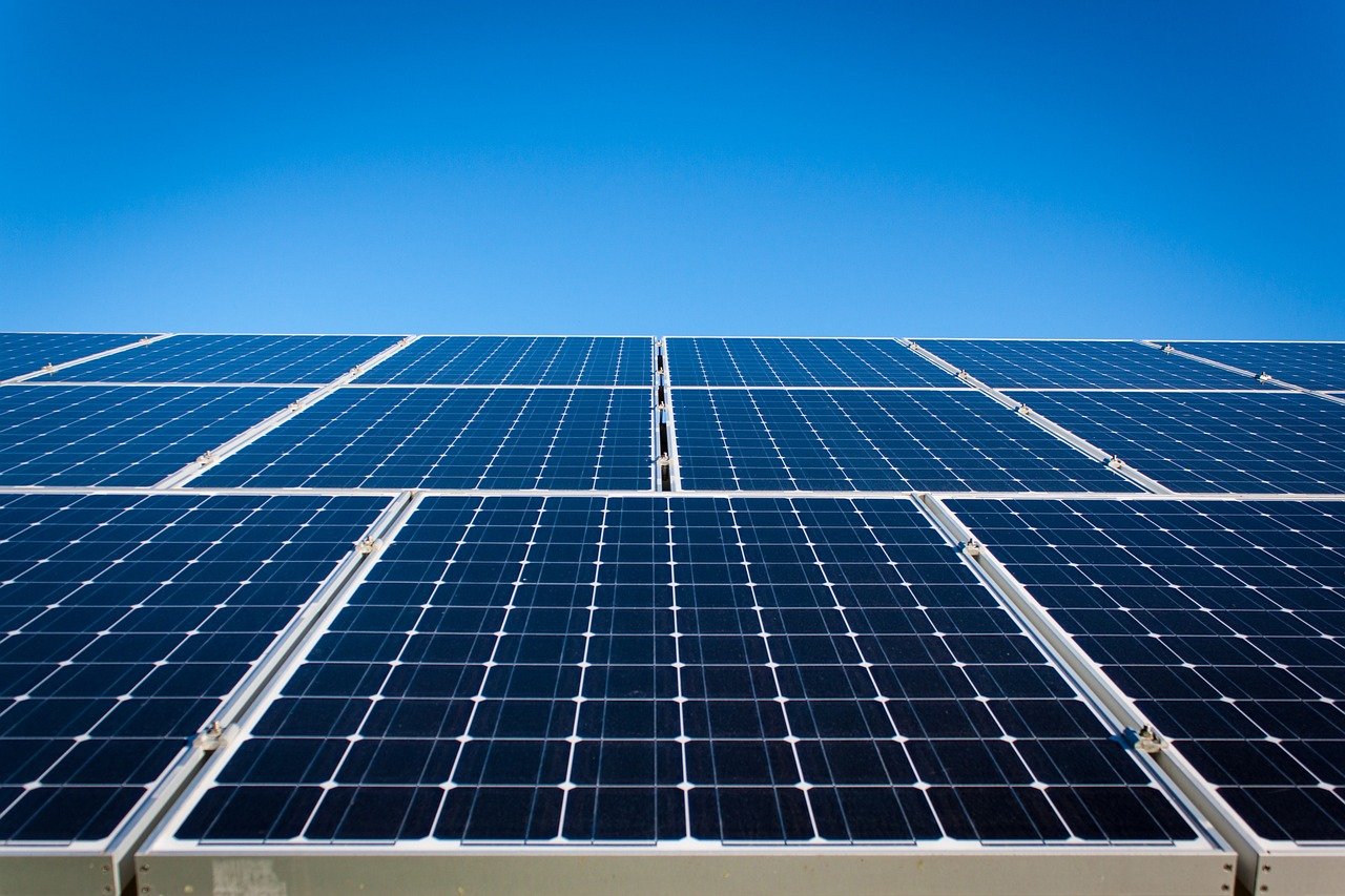 The Role of Solar Power (image credits: pixabay)