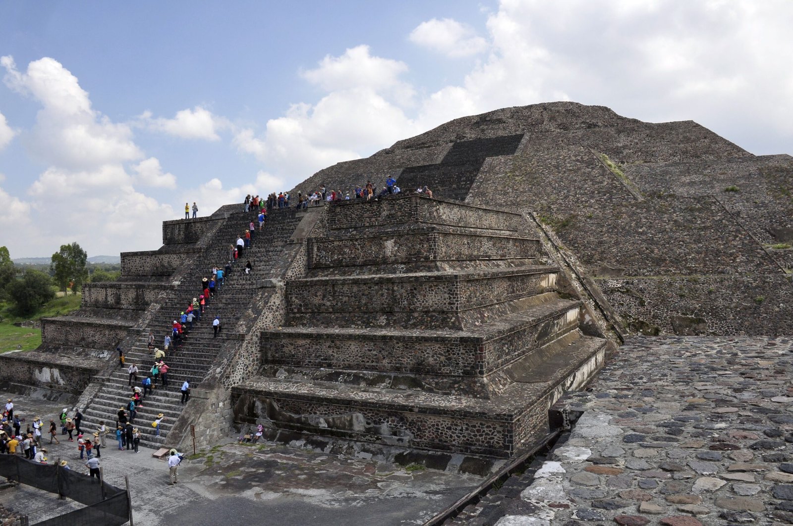 Teotihuacan: The City of the Gods (image credits: wikimedia)