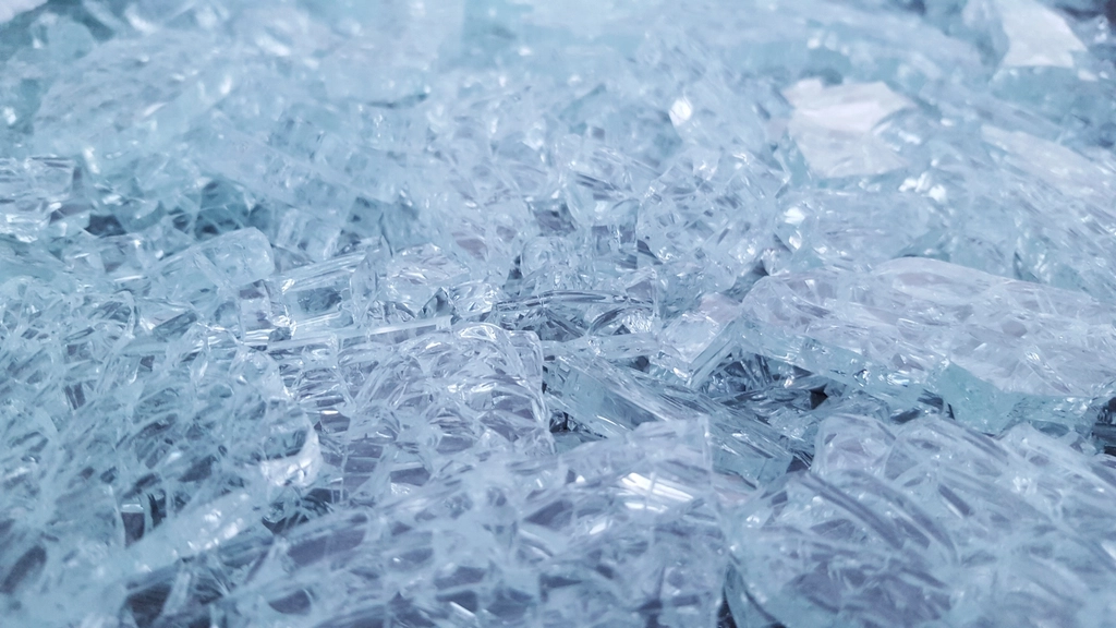 The Fascinating World of Crystals (image credits: rawpixel)