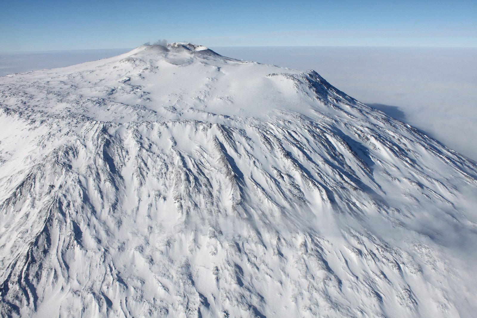 Antarctica's Volcanic Activity (image credits: wikimedia)