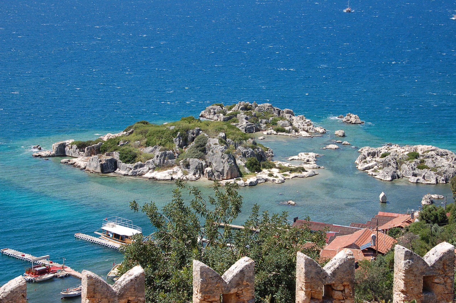 Greece’s Sunken Cities: The Lost Underwater Ruins of the Aegean