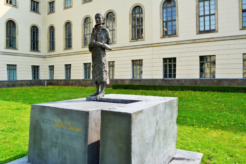  Lise Meitner Monument. 