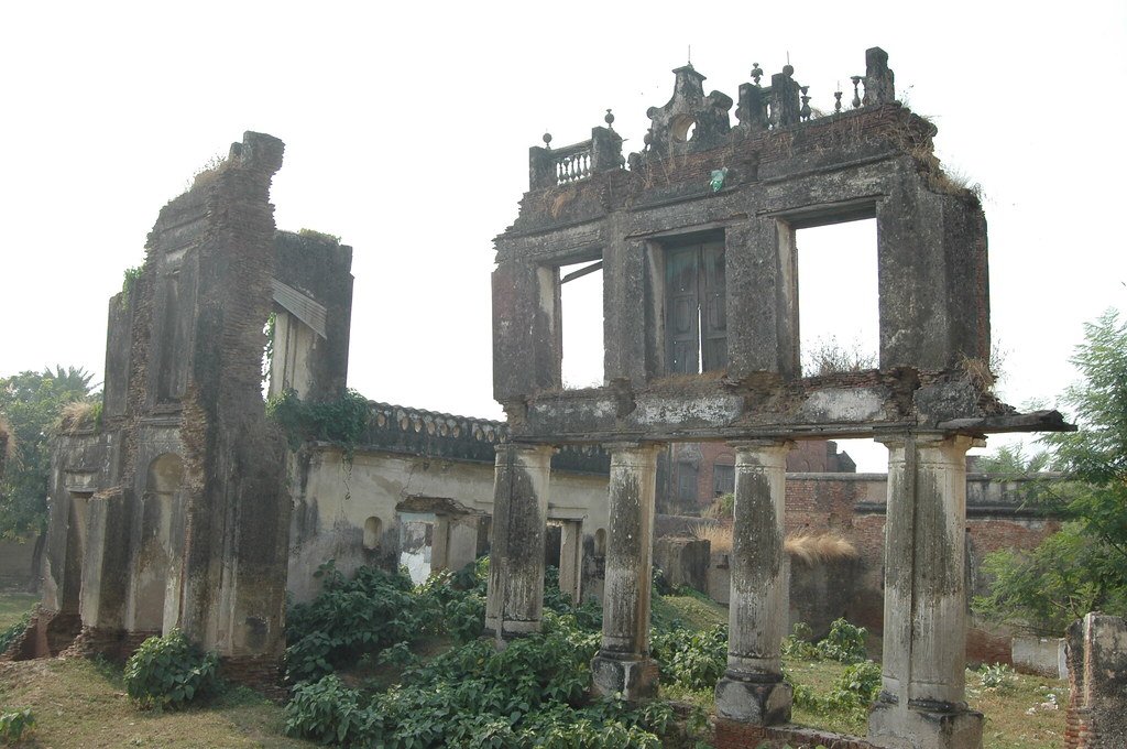 Ruins of a Muslim haveli in an Oudh qasbah near Lucknow