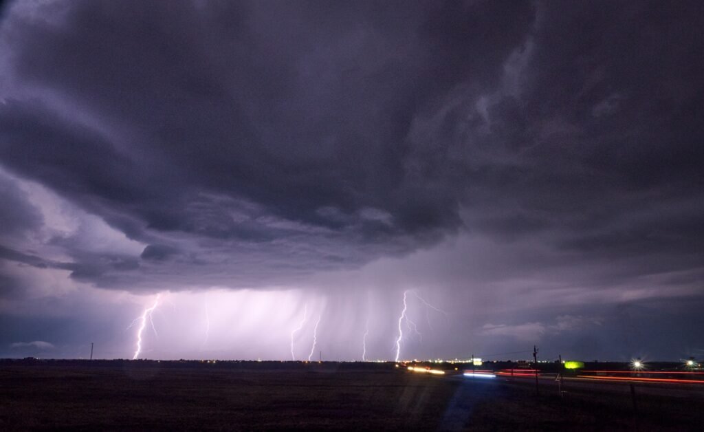 Earthquake lighting in the sky during the night.