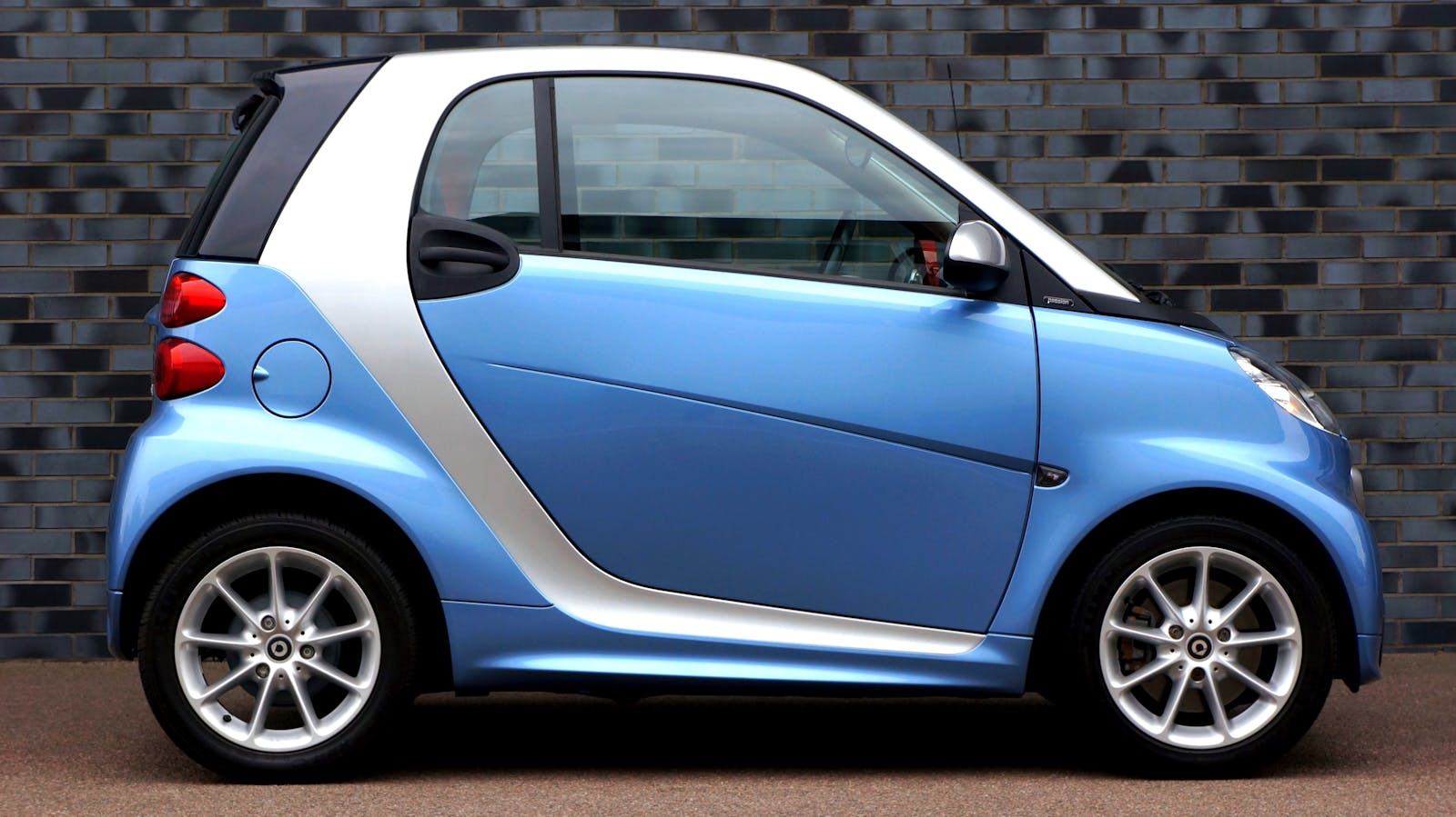 The Electric Car’s Dirty Secret: Where Do All Those Batteries Go When They Die?