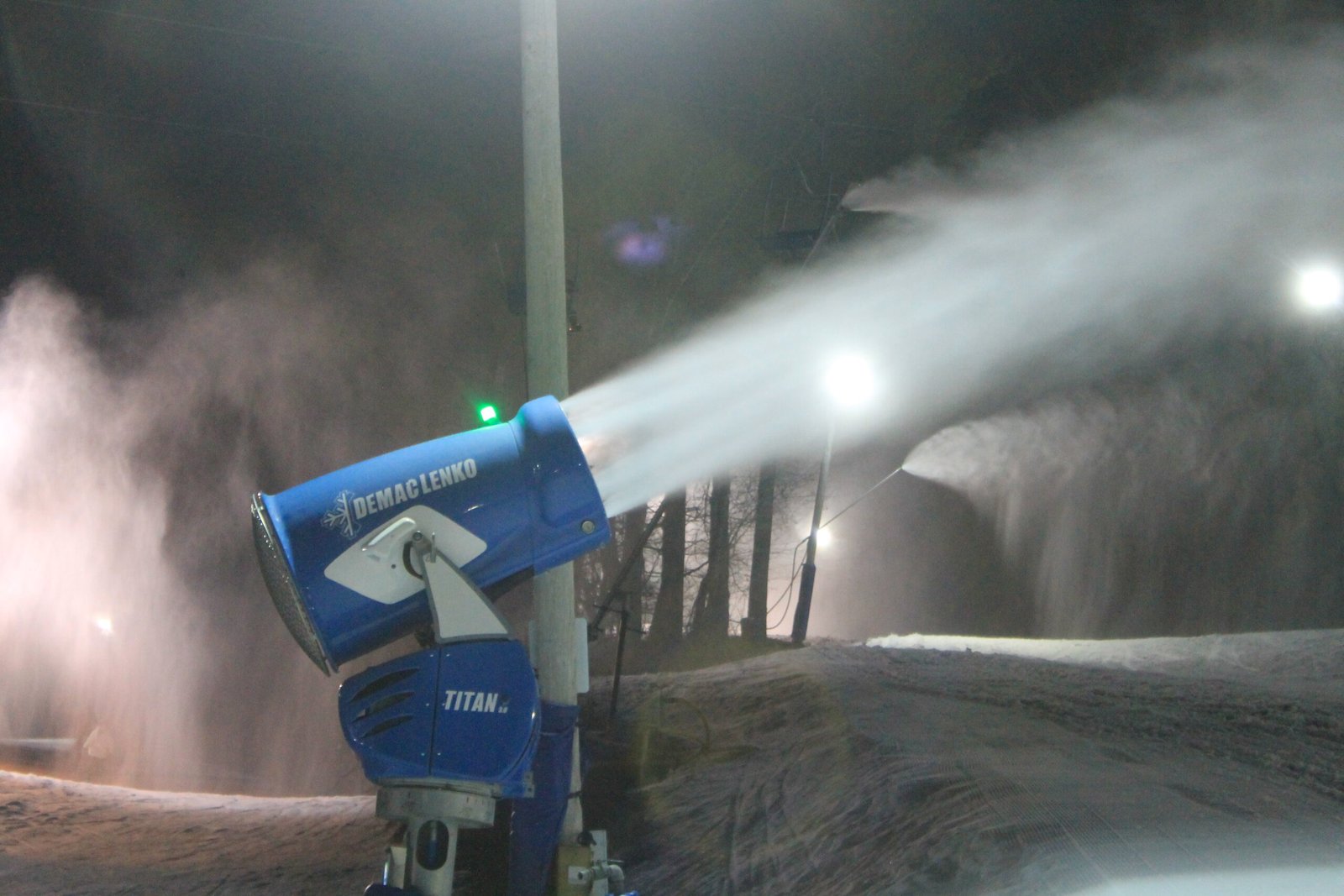 What Is Artificial Snow? (image credits: wikimedia)