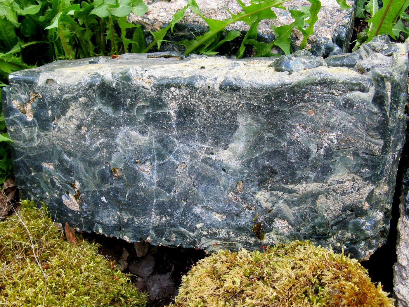 What Is Steel Slag? (image credits: wikimedia)