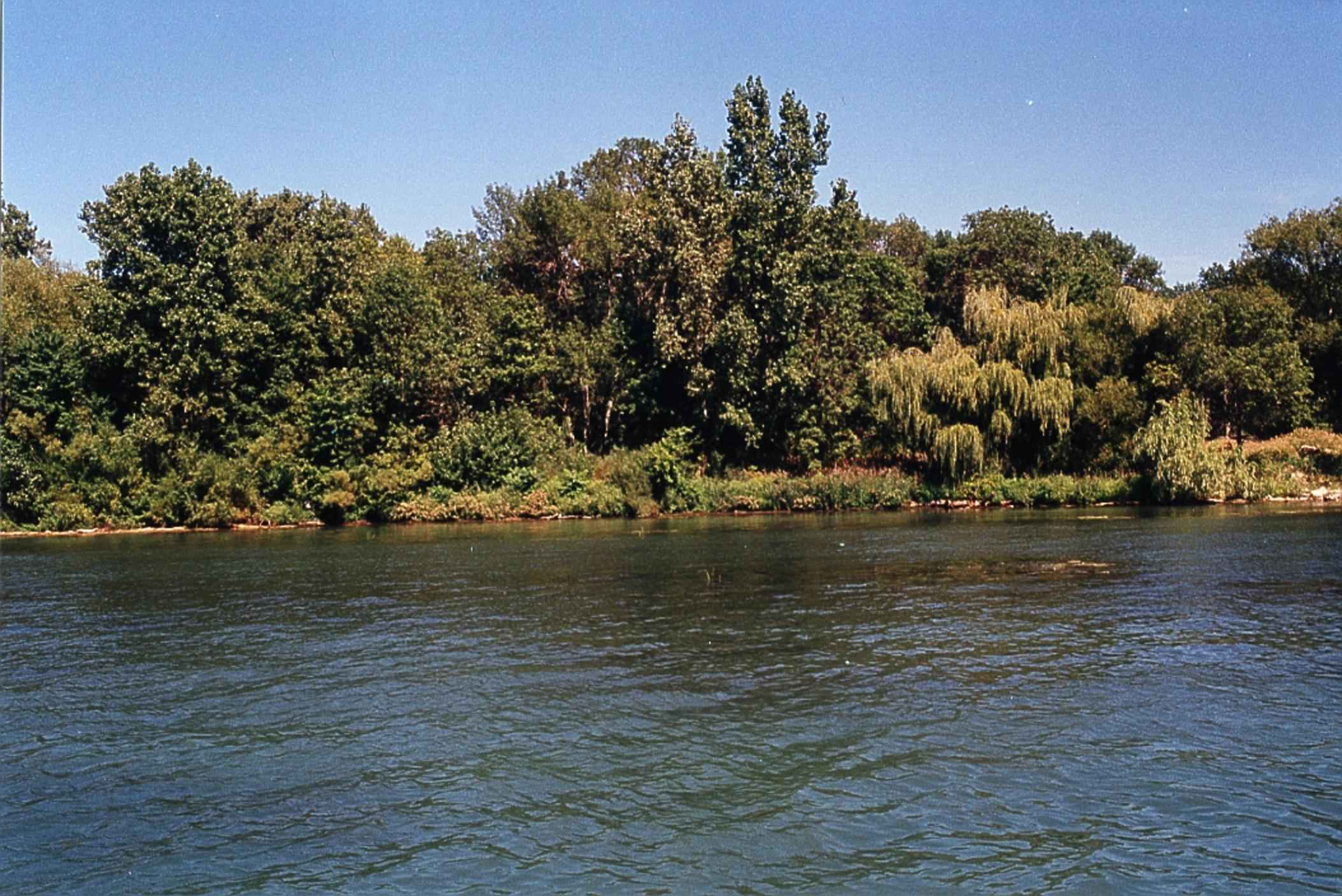 Borderlines and Riverbeds: When Shifting Water Changes National Boundaries