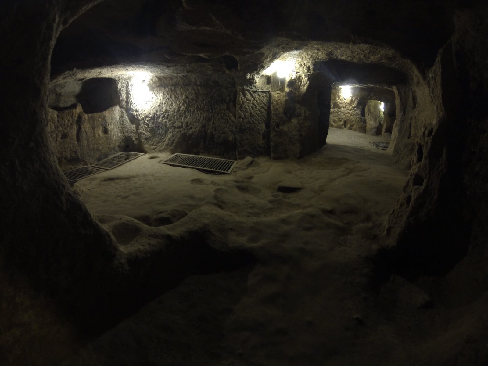 Kaymakli: A Neighbor to Derinkuyu (image credits: wikimedia)