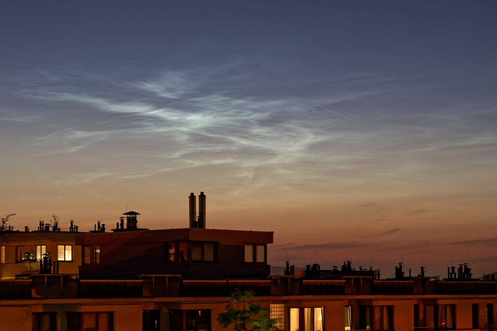 Noctilucent Clouds and Climate Change (image credits: wikimedia)