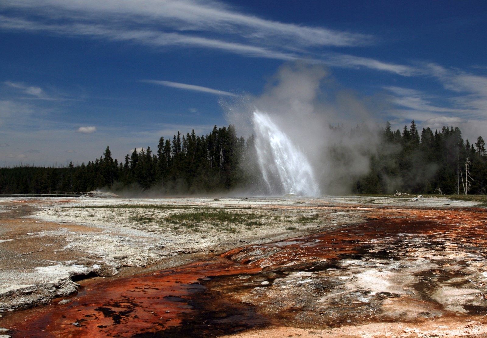 Yellowstone: The Supervolcano’s Legacy (image credits: wikimedia)