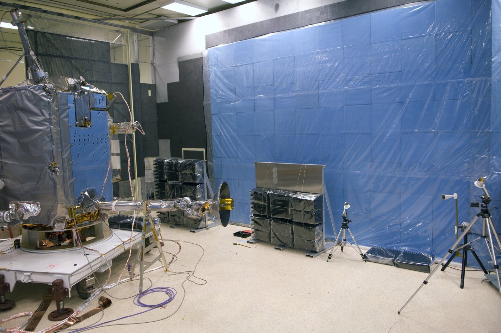 Electromagnetic Interference: An Invisible Threat (image credits: wikimedia)