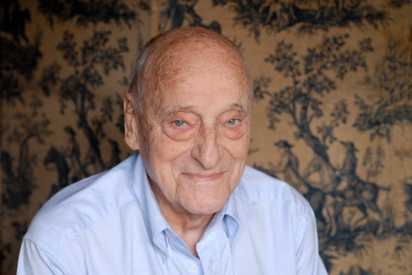 Modern Storytelling: Myths Reinvented in Language (image credits: wikimedia)