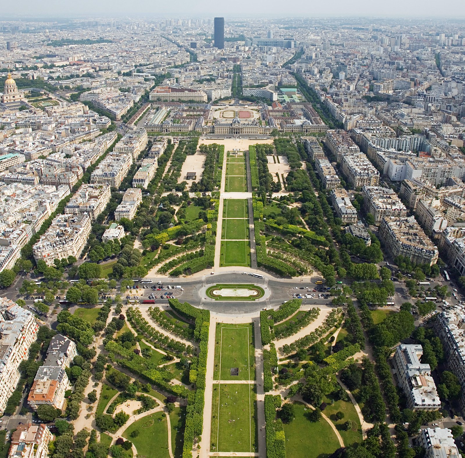 Design: A Symphony of Function and Beauty (image credits: wikimedia)
