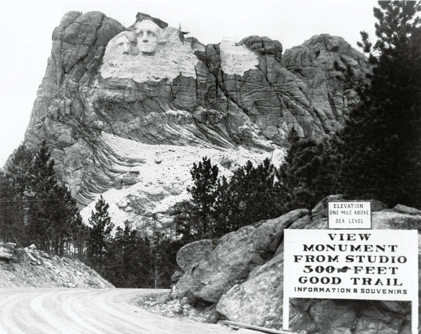The Science of Stone: Engineering the Impossible (image credits: wikimedia)