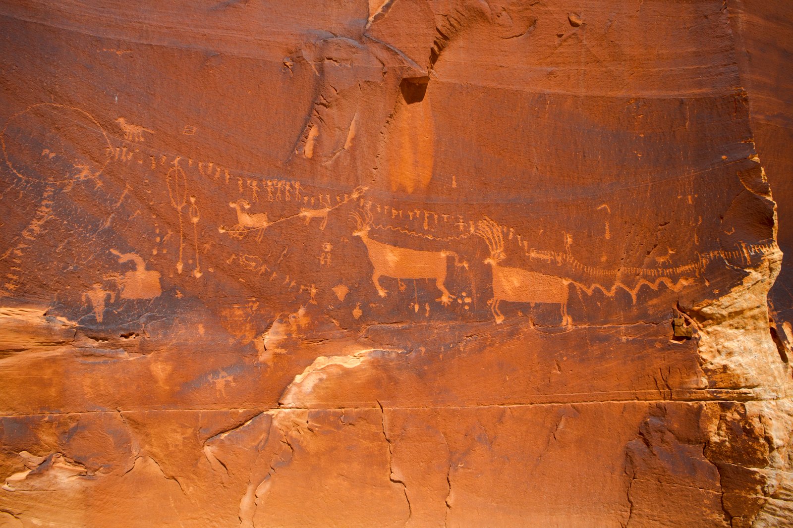 Ancient Footprints: Archaeological Wonders (image credits: wikimedia)