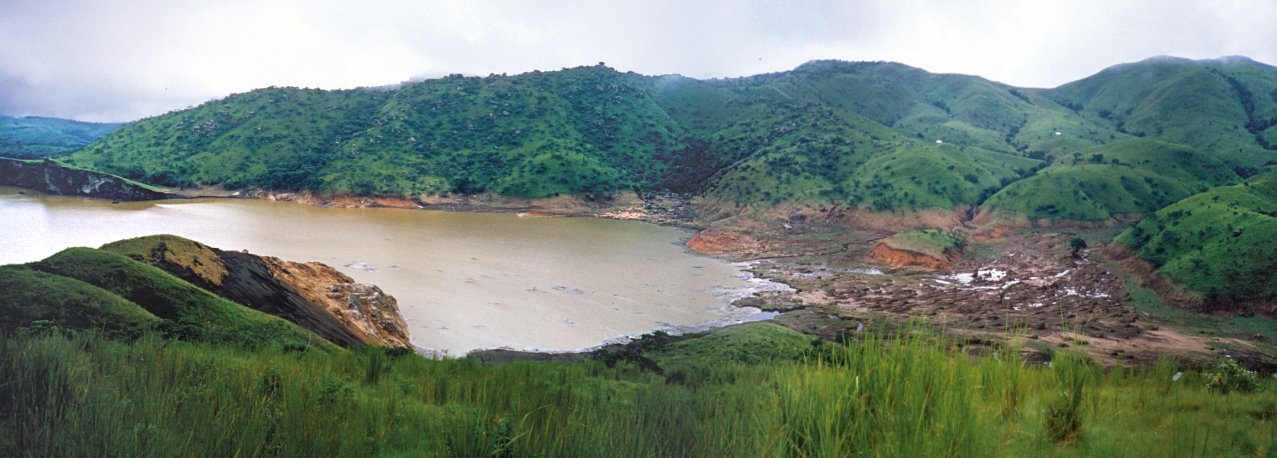 Where the Air Turns Lethal: Lake Nyos (image credits: wikimedia)