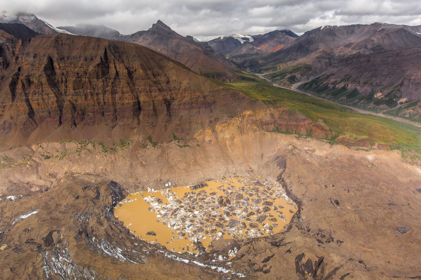 Silent Accumulation: How CO₂ Builds Up (image credits: wikimedia)