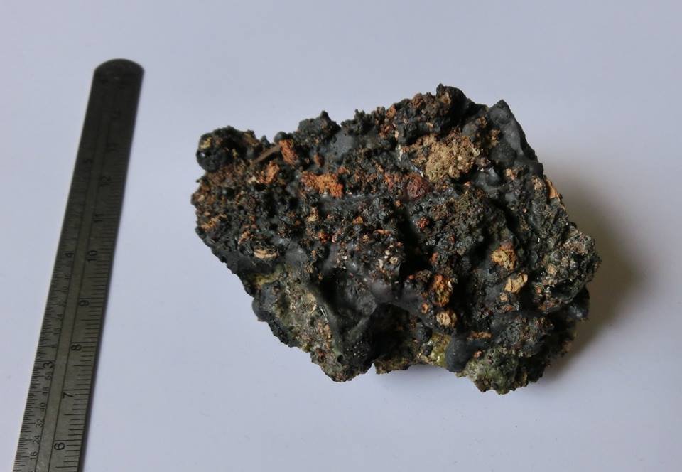 Type IV rock fulgurite.