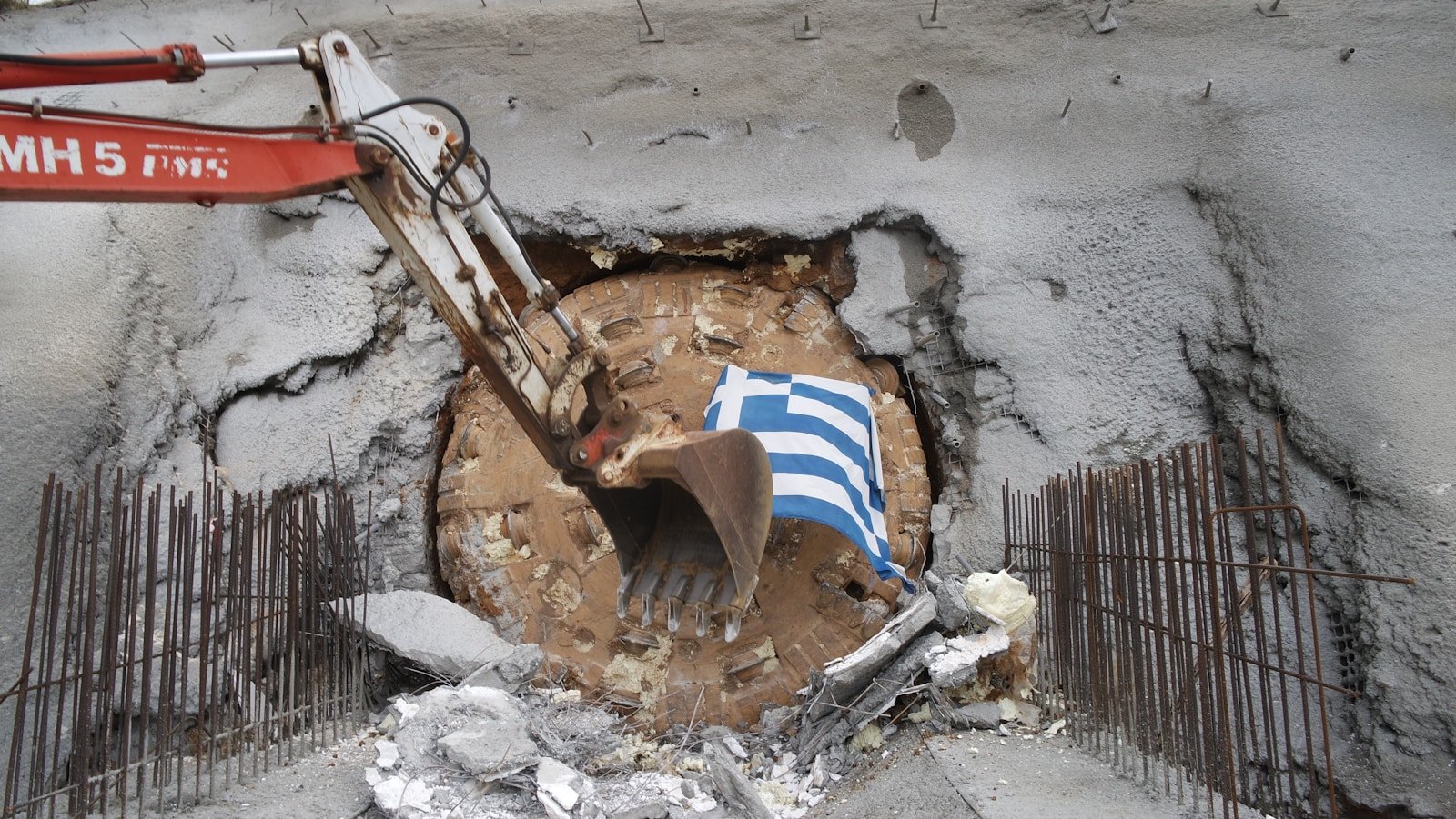 America’s Most Mysterious Sinkhole: The Town That’s Slowly Disappearing