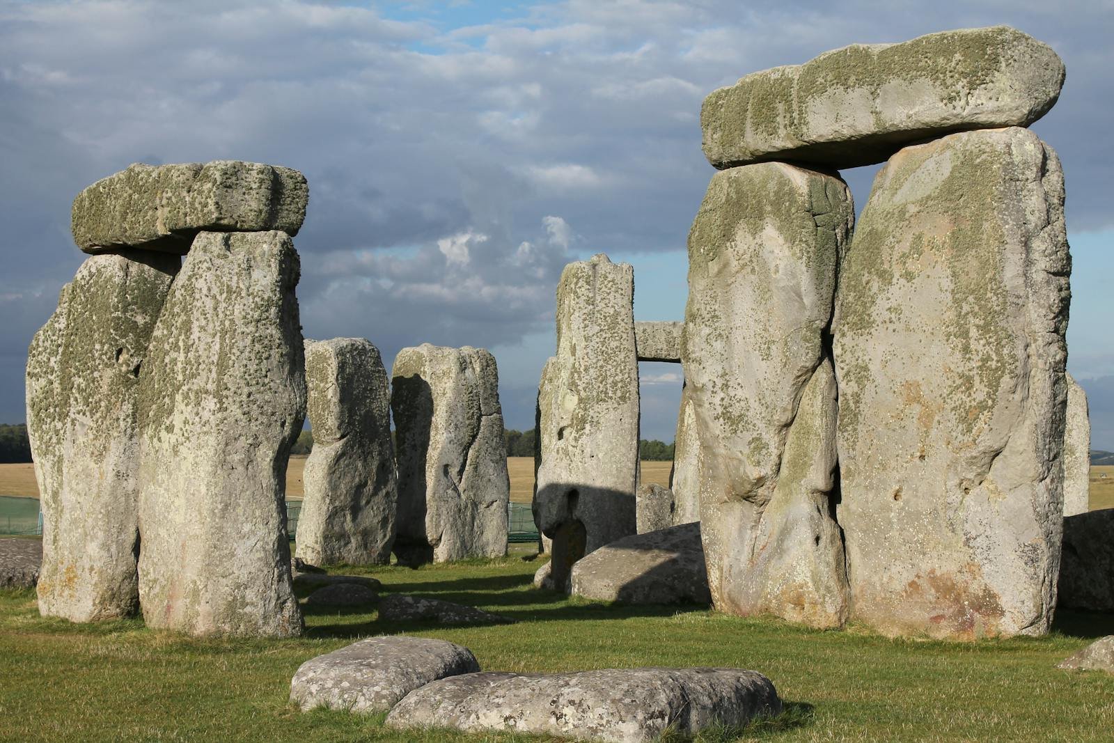 The Science Behind Stonehenge’s Animal Remains: Ritual, Diet, or Ancient Trash?