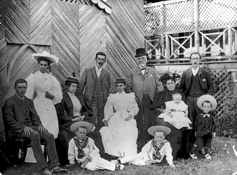 Family Ties and Social Structure (image credits: wikimedia)