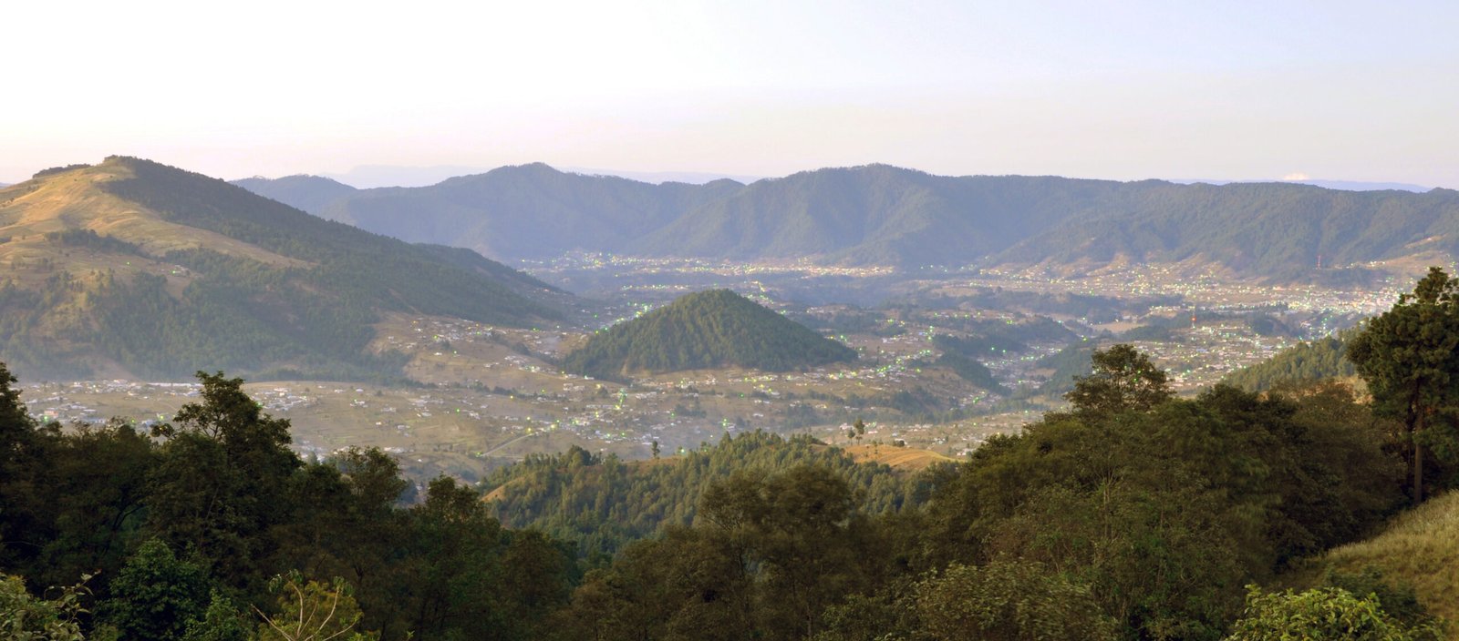 Life on the Edge: Communities Living with Uncertainty (image credits: wikimedia)