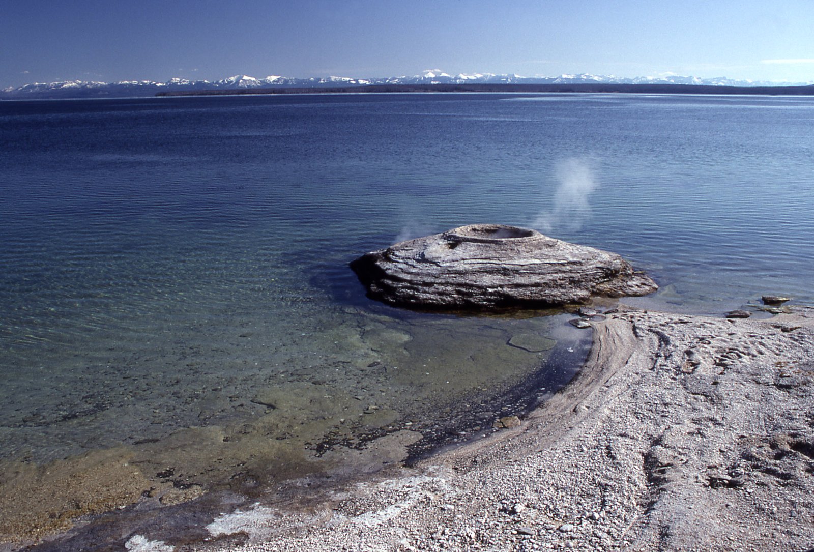 Bradyseism: The Caldera’s Mysterious Breath (image credits: wikimedia)