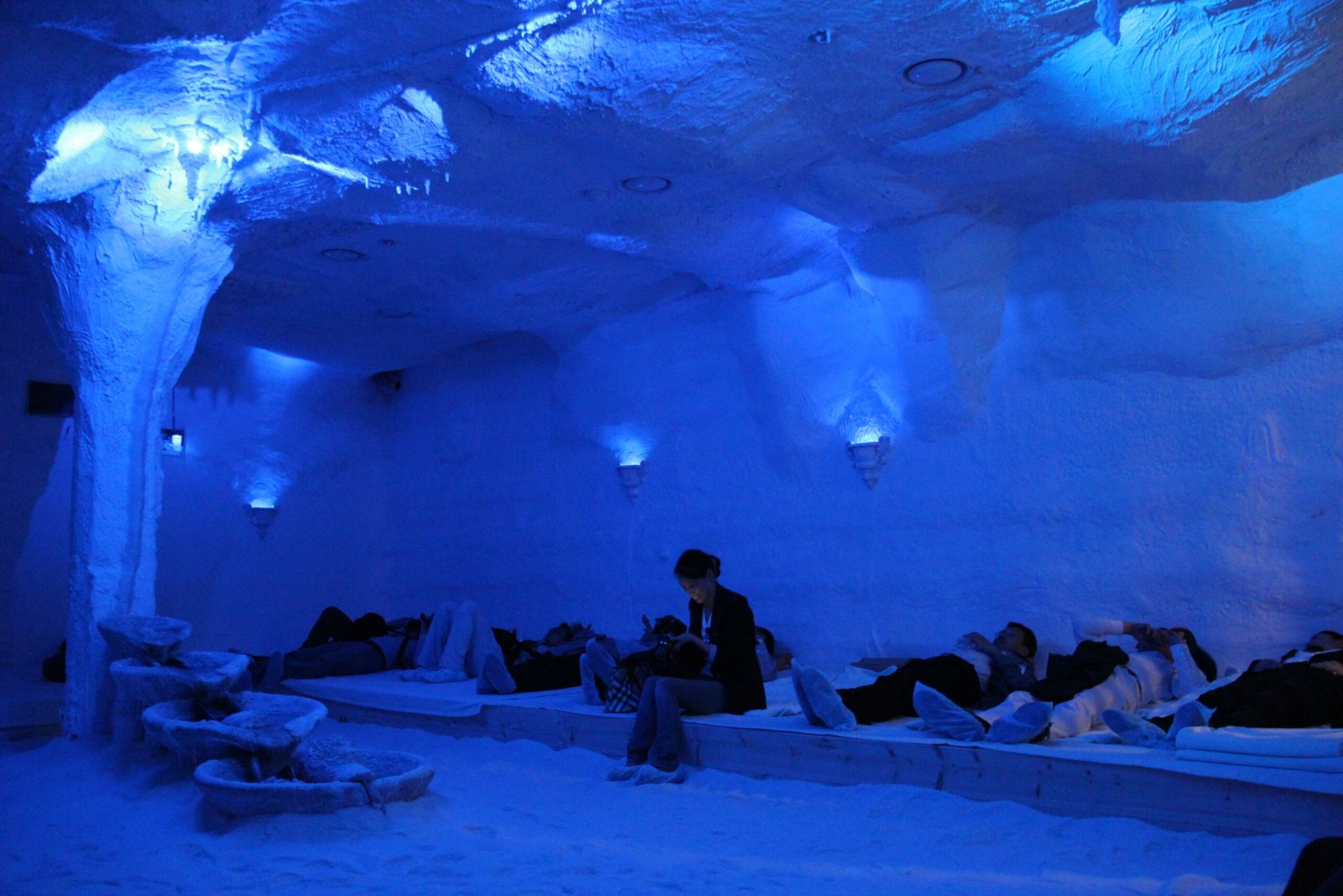 How Cave Therapy Sessions Work (image credits: wikimedia)