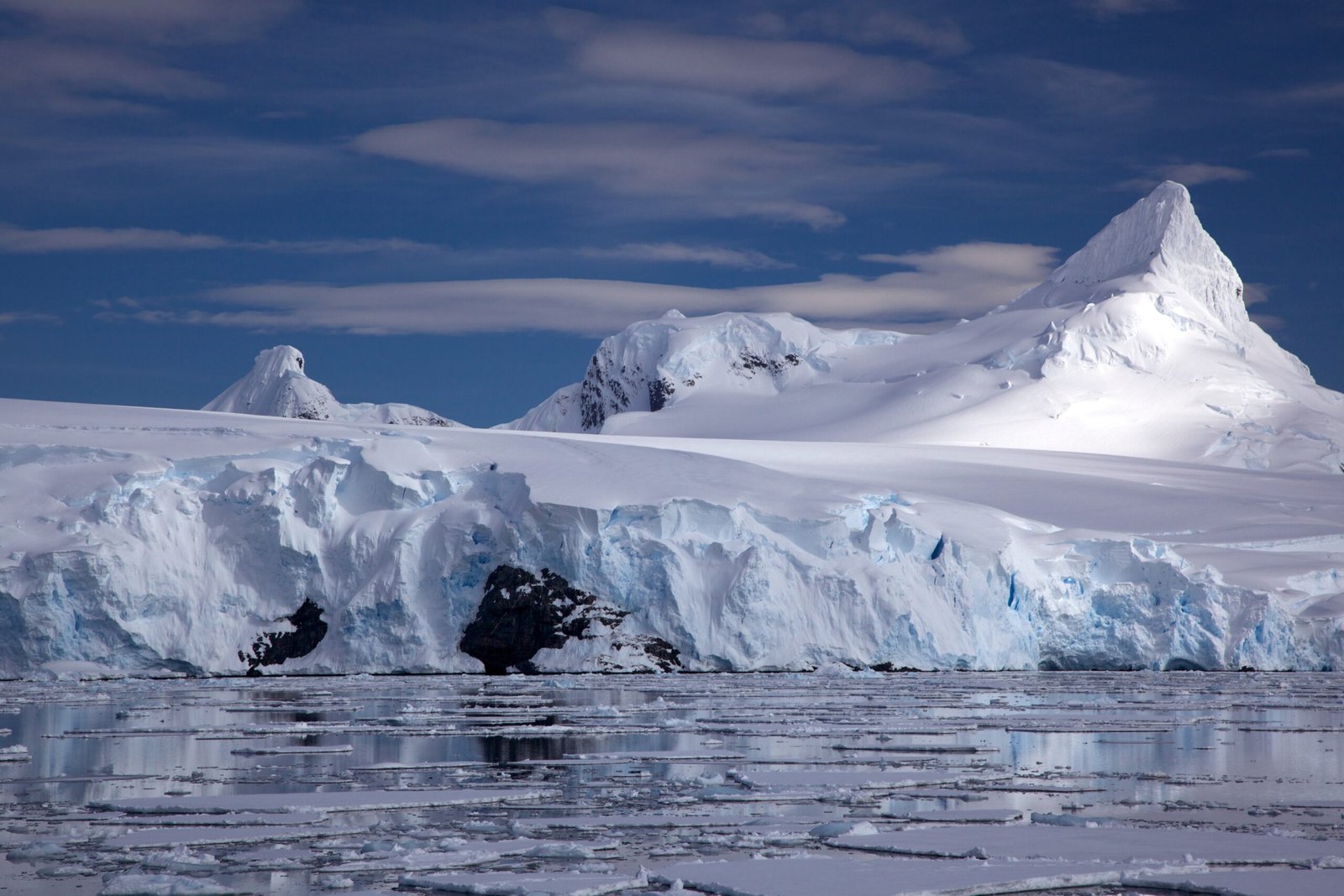 The Role of Salt and Brine in the Antarctic Ecosystem (image credits: wikimedia)