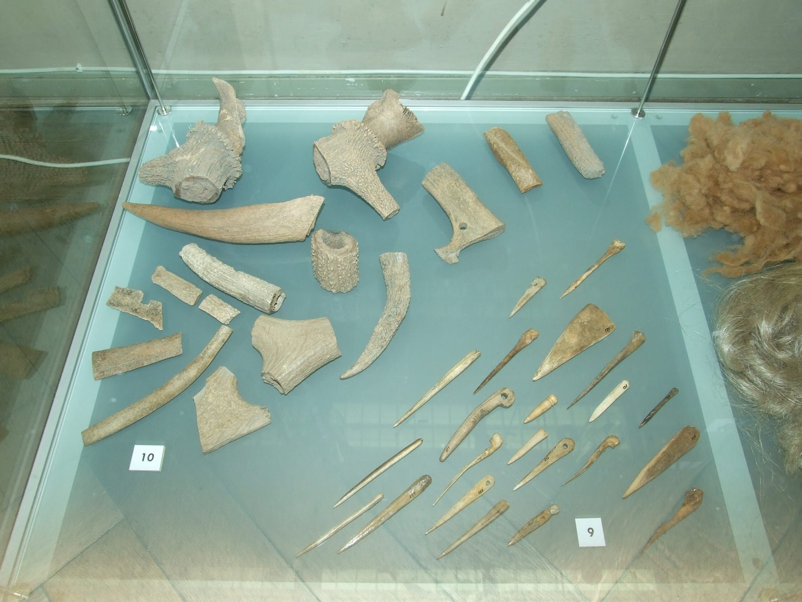 Survival or Ritual? The Motives Behind Cannibalism (image credits: wikimedia)