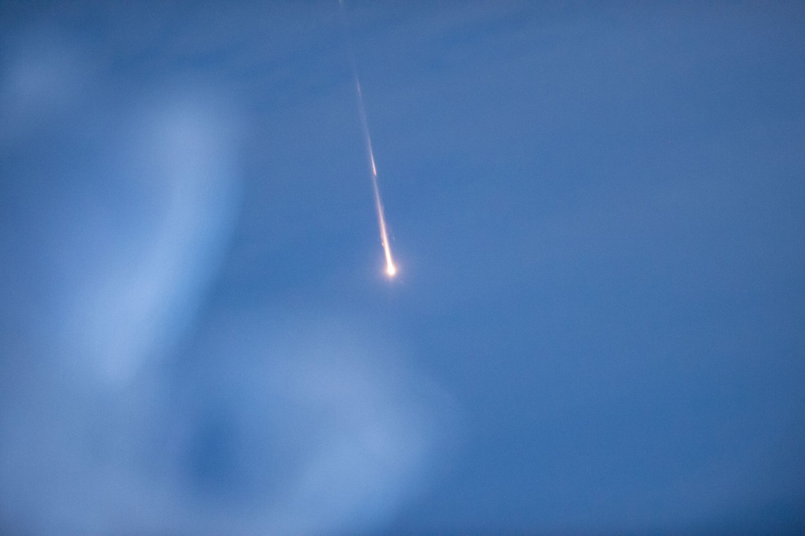 The Science Behind Controlled Re-Entry (image credits: wikimedia)