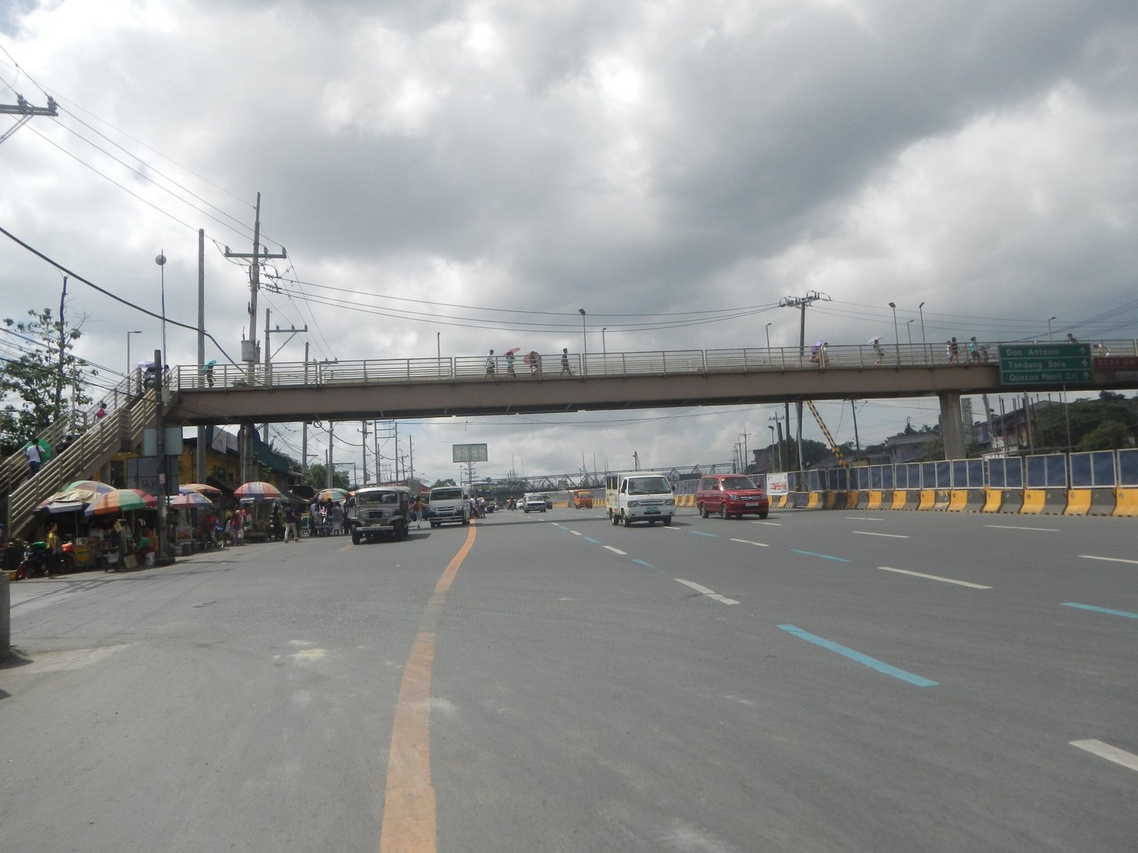 The MRT: Manila’s Beating Steel Heart (image credits: wikimedia)