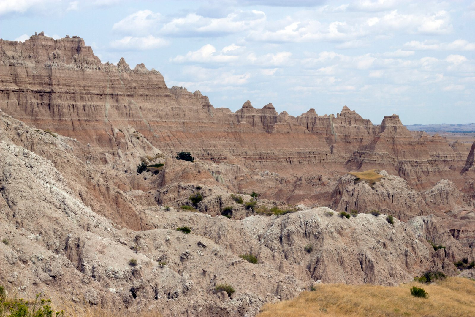 Visiting the Badlands: A Journey Through Time (image credits: wikimedia)