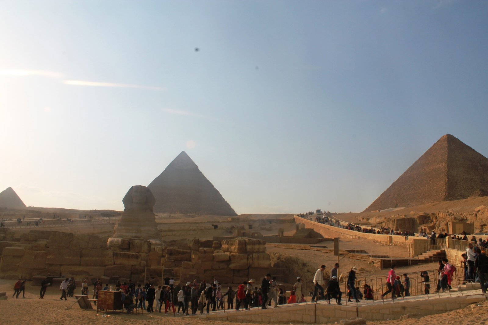 Tourism and the Sphinx: A Global Attraction (image credits: wikimedia)