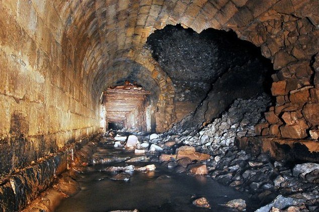 The Dangers Below (image credits: wikimedia)