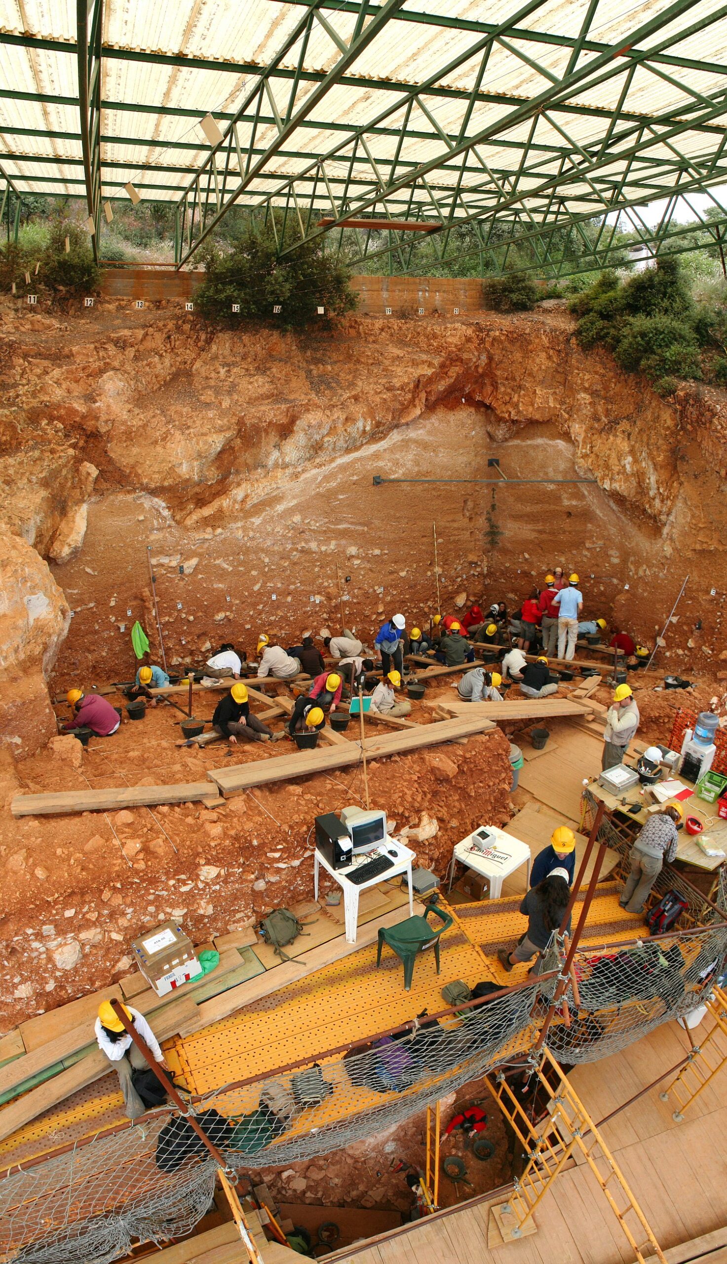 Modern Explorations: Digging for the Labyrinth (image credits: wikimedia)