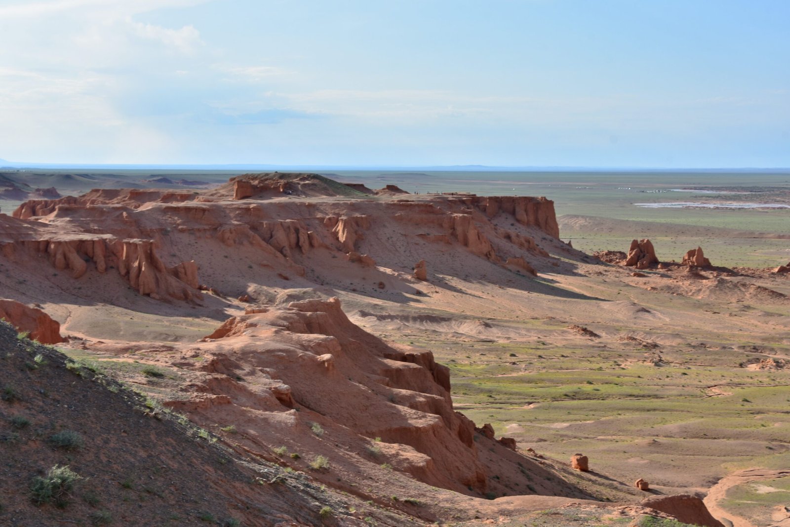 Visiting the Flaming Cliffs: Adventure and Inspiration (image credits: wikimedia)