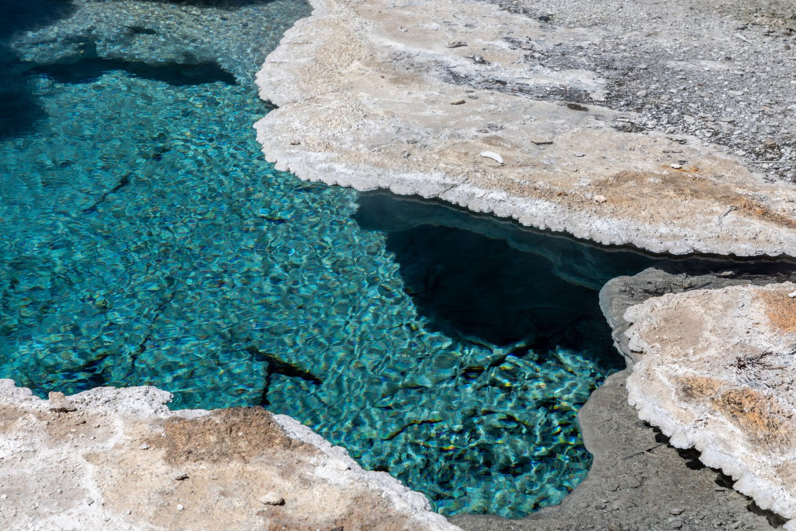 Follow the Trail of Hot Springs and Geysers (image credits: wikimedia)
