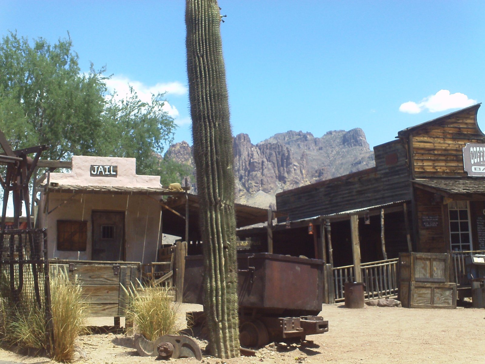 Modern-Day Curiosity: Tourism and Exploration (image credits: wikimedia)