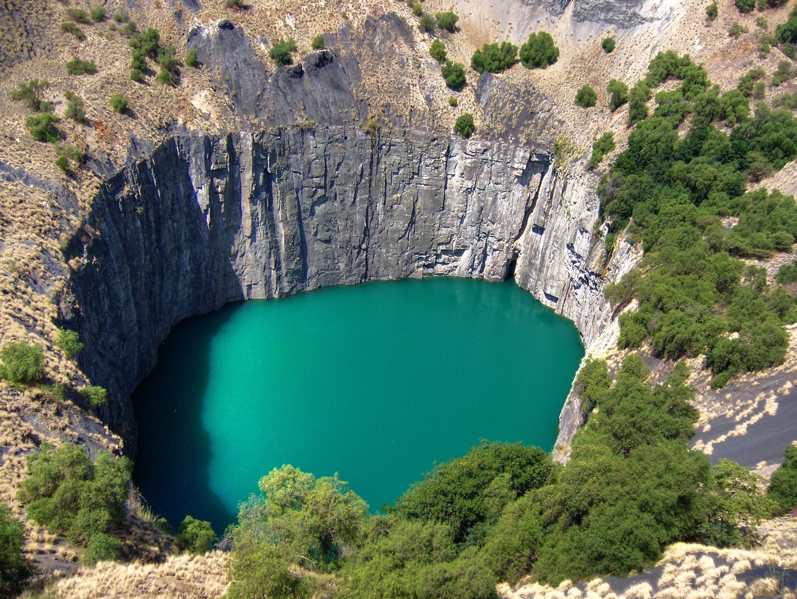 The Origins of the Big Hole (image credits: wikimedia)