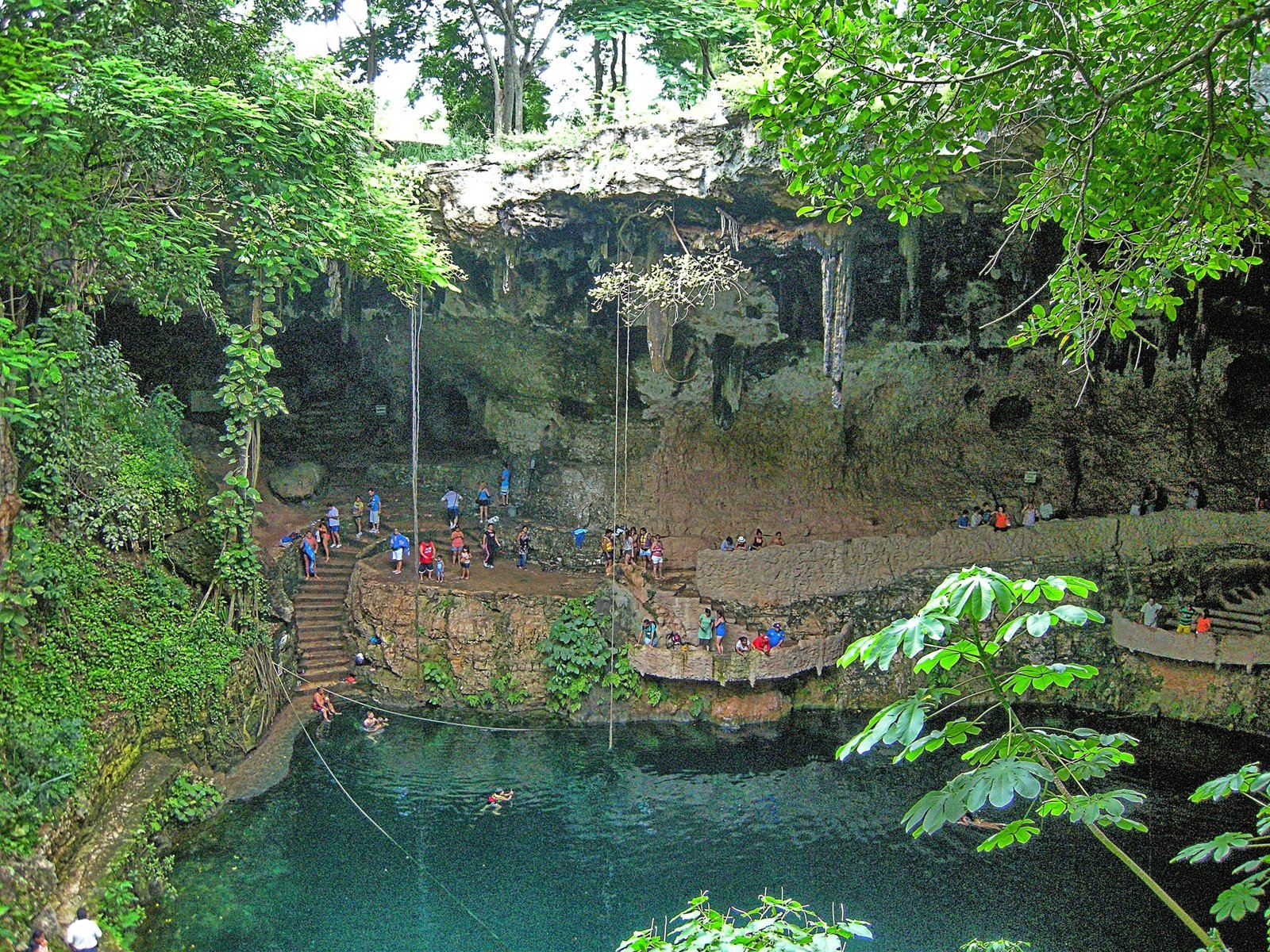 The Yucatán Cenotes: Windows to the Maya Past (image credits: wikimedia)