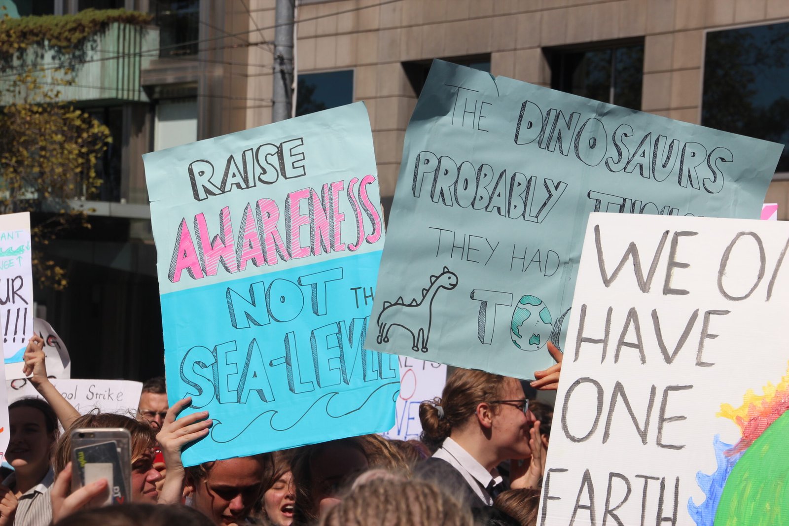 International Attention: A Global Wake-Up Call (image credits: wikimedia)