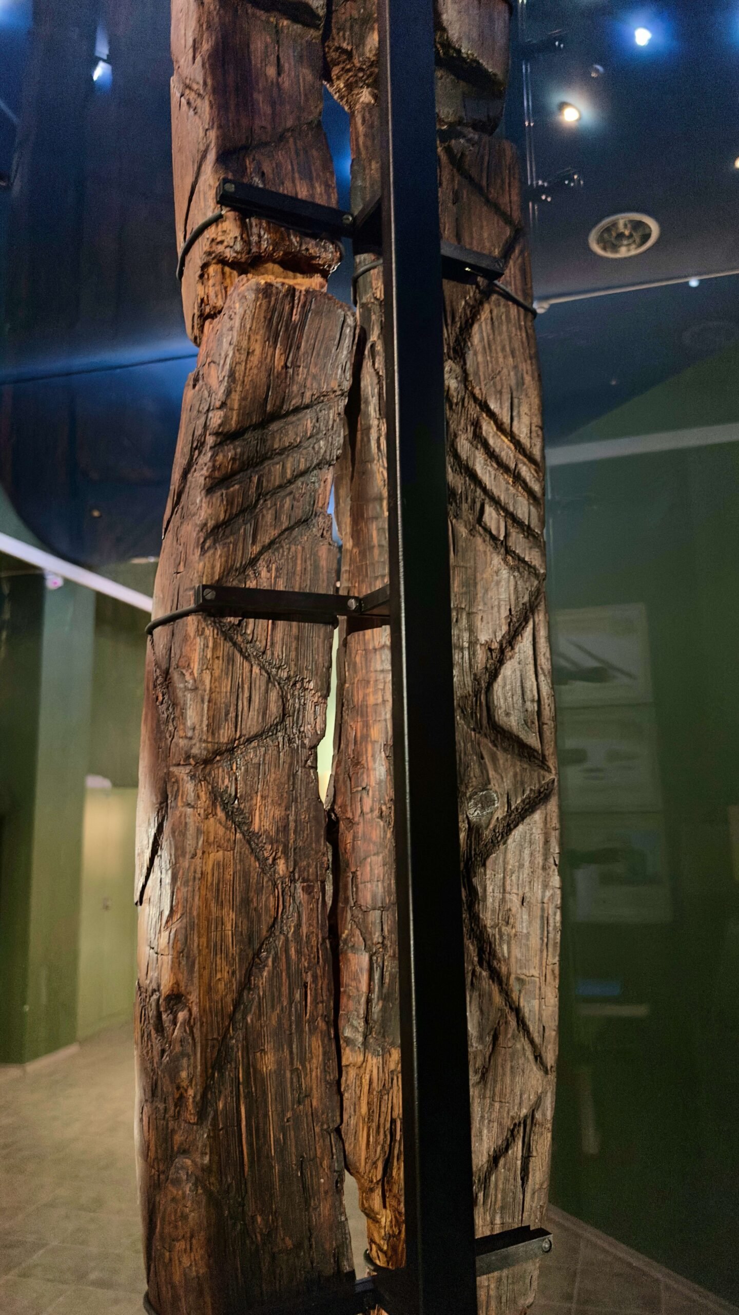 The Idol’s Mysterious Symbols (image credits: wikimedia)